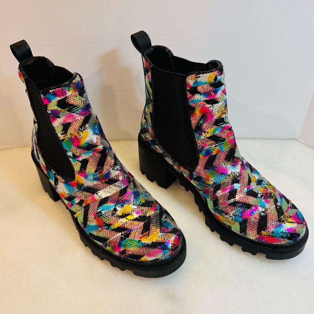 Betsey Johnson Boot | “Rowann”Rainbow Sequin Metallic Lug Sole Sz 9 - Picture 4 of 9